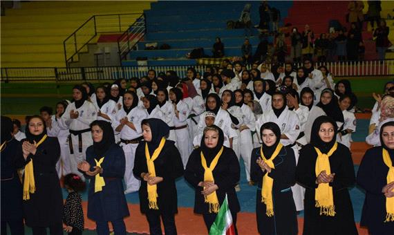 آغاز مسابقات بین المللی شین کاراته در یزد