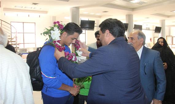 استقبال از قهرمان مسابقات هنرهای رزمی جهان در یزد