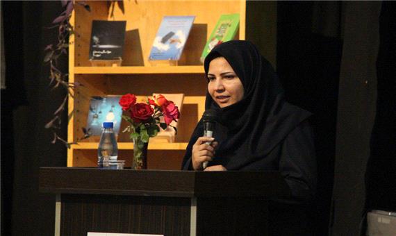مدیرکل:برگزاری نشست کتابخوان و حمایت از مولفان محور فعالیت کتابخانه های یزد است
