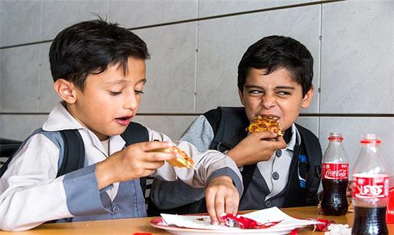30 درصد دانش‌آموزان یزدی غذای فست فودی می‌خورند