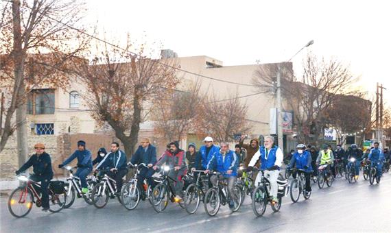 دوچرخه سواران یزدی به مناسبت هفته ملی حمل و نقل رکاب زدند