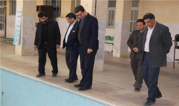 فرماندار مهریز، رسیدگی به وضعیت تنها استخر شنای شهرستان را خواستار شد
