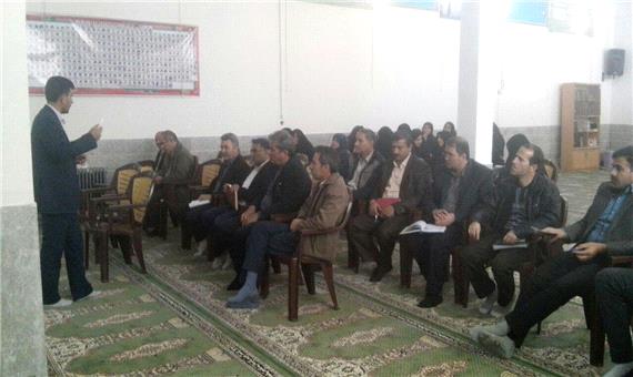 40 مربی امورتربیتی شهرستان مهریز با جریان سلفی ، تکفیری آشنا شدند
