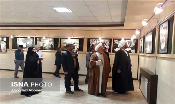 نمایشگاه «عکس انقلاب، نماز و بصیرت» در مهریز گشایش یافت