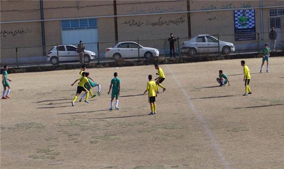 مسابقات فوتبال نوجوانان کشور/ نوین فولاد یزد در برابر فجر سپاسی شیراز متوقف شد