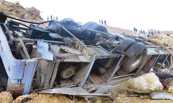 واژگونی اتوبوس در محور یزد- کرمان یک کشته و 15 مصدوم داشت