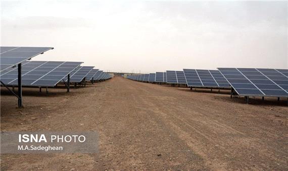 توسعه صنعت پاک نیروگاه‌های خورشیدی در اردکان + عکس