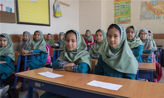 600 دانش آموز افغان در مدارس مهریز تحصیل می کنند
