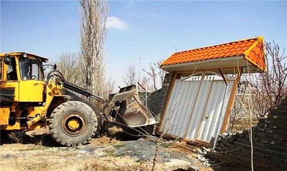هشت سوئیت غیرمجاز در اراضی کشاورزی مهریز تخریب شد
