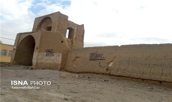 مخروبه‌های رو به زوال آسیاب بدون مالک زنبیل شهر یزد