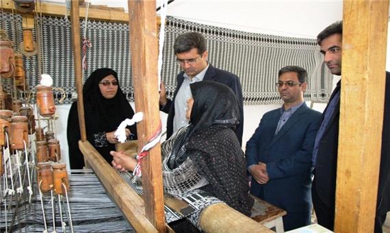 کارگاه صنعت دستی احرامی بافی در مهریز راه اندازی شد