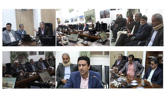 نشست مشترک آب منطقه‌ای یزد و بهره‌برداران چاه‌های كشاورزی میبد برگزار شد