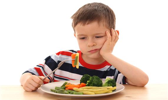 کودکان را وادار به خوردن نکنید؛ حتی غذاهای مغذی!