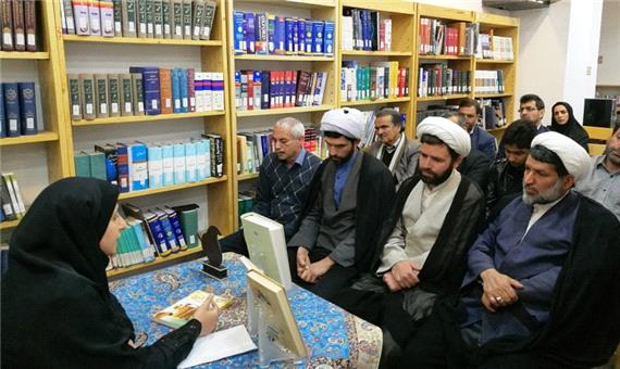 نشست کتابخوان ویژه استادان حوزه و دانشگاه در مهریز برگزار شد