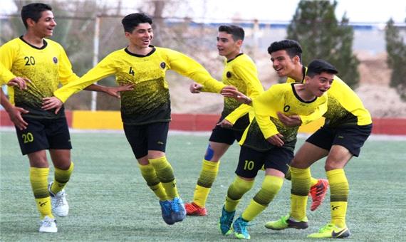تیم فوتبال شهدای بافق بر جزایر ساحلی بندرعباس غلبه کرد