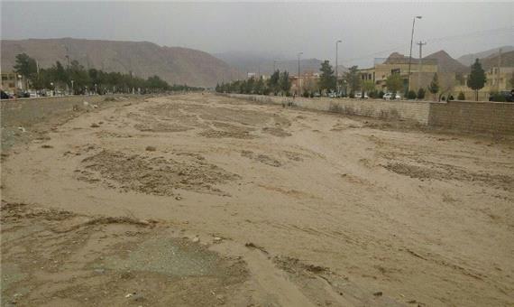 سیل، مردم استان یزد را به حاشیه رودخانه تفت کشاند