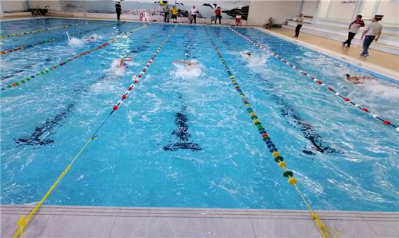 برگزاری مسابقه انتخابی شنا دانش‌آموزان در یزد